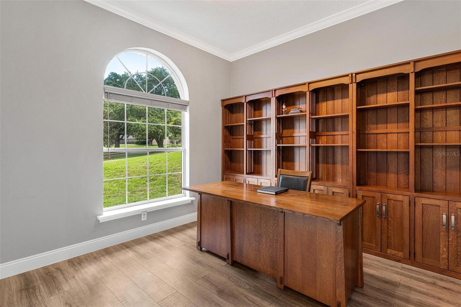 This versatile den/office provides the perfect space for working from home, studying, - 5506 CITATION CT, LADY LAKE
