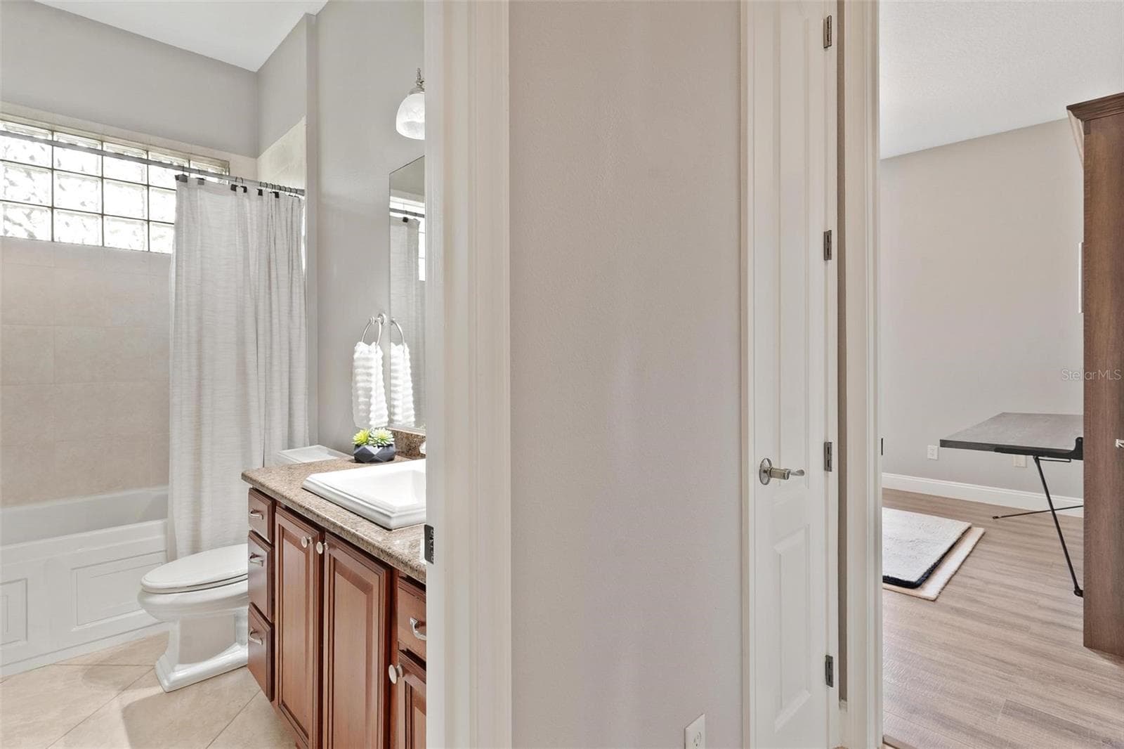 Guest Bathroom - 5506 CITATION CT, LADY LAKE