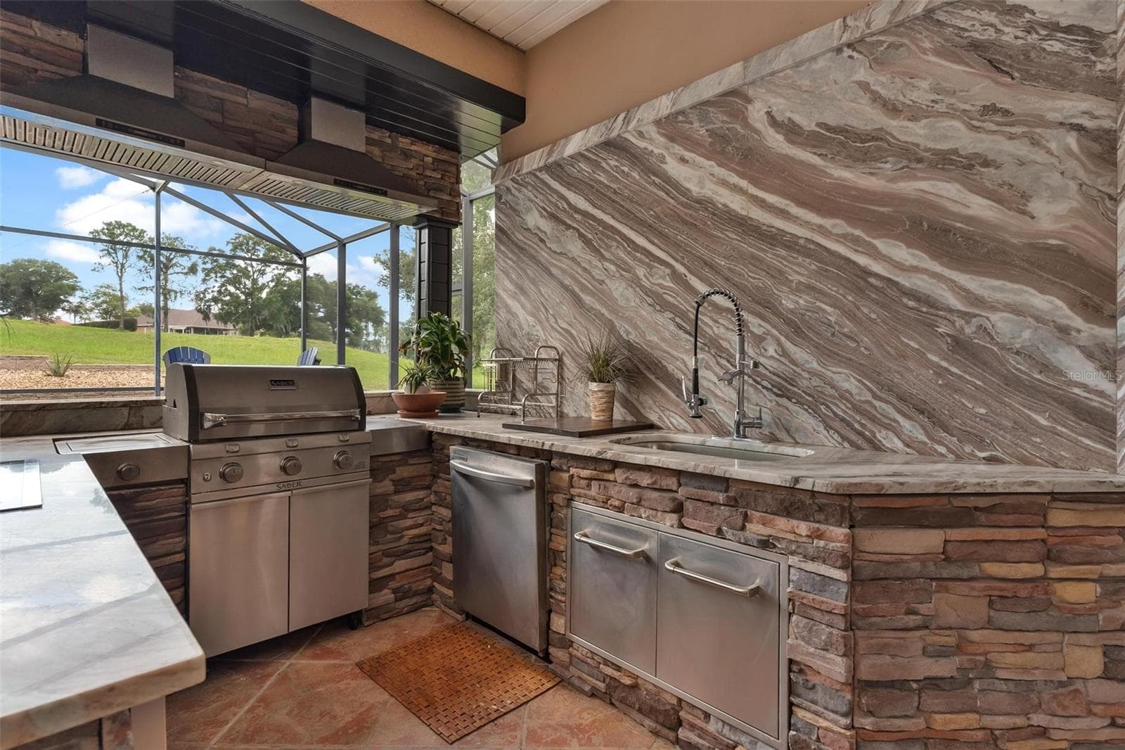 Summer Kitchen Perfect For Entertaining... - 5506 CITATION CT, LADY LAKE