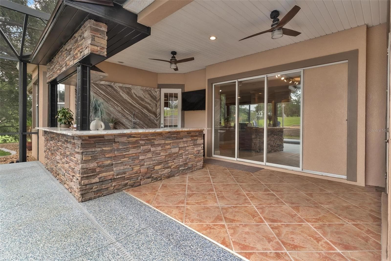 Covered Summer Kitchen and Lanai - 5506 CITATION CT, LADY LAKE