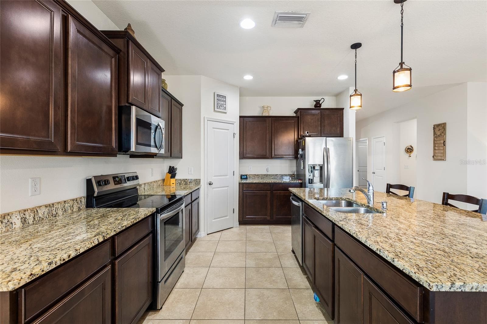 Single Family Residence at 5025 JACKEL CHASE DR, WIMAUMA, photo 8 of 40