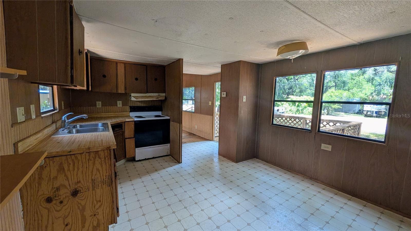 Mobile Home at 11310 W YELLOW OAK LN, CRYSTAL RIVER, photo 5 of 33