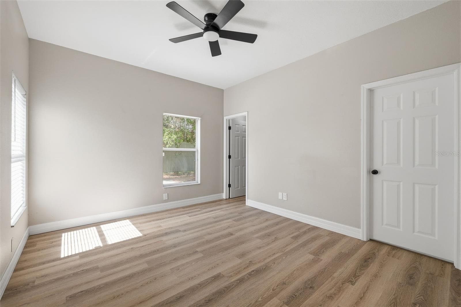 Single Family Residence at 319 E HANLON ST, TAMPA, photo 12 of 24