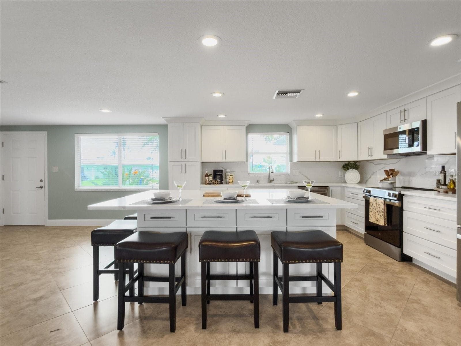 Oversized Kitchen island with extra storage space - 5008 DORY DR, NEW PORT RICHEY