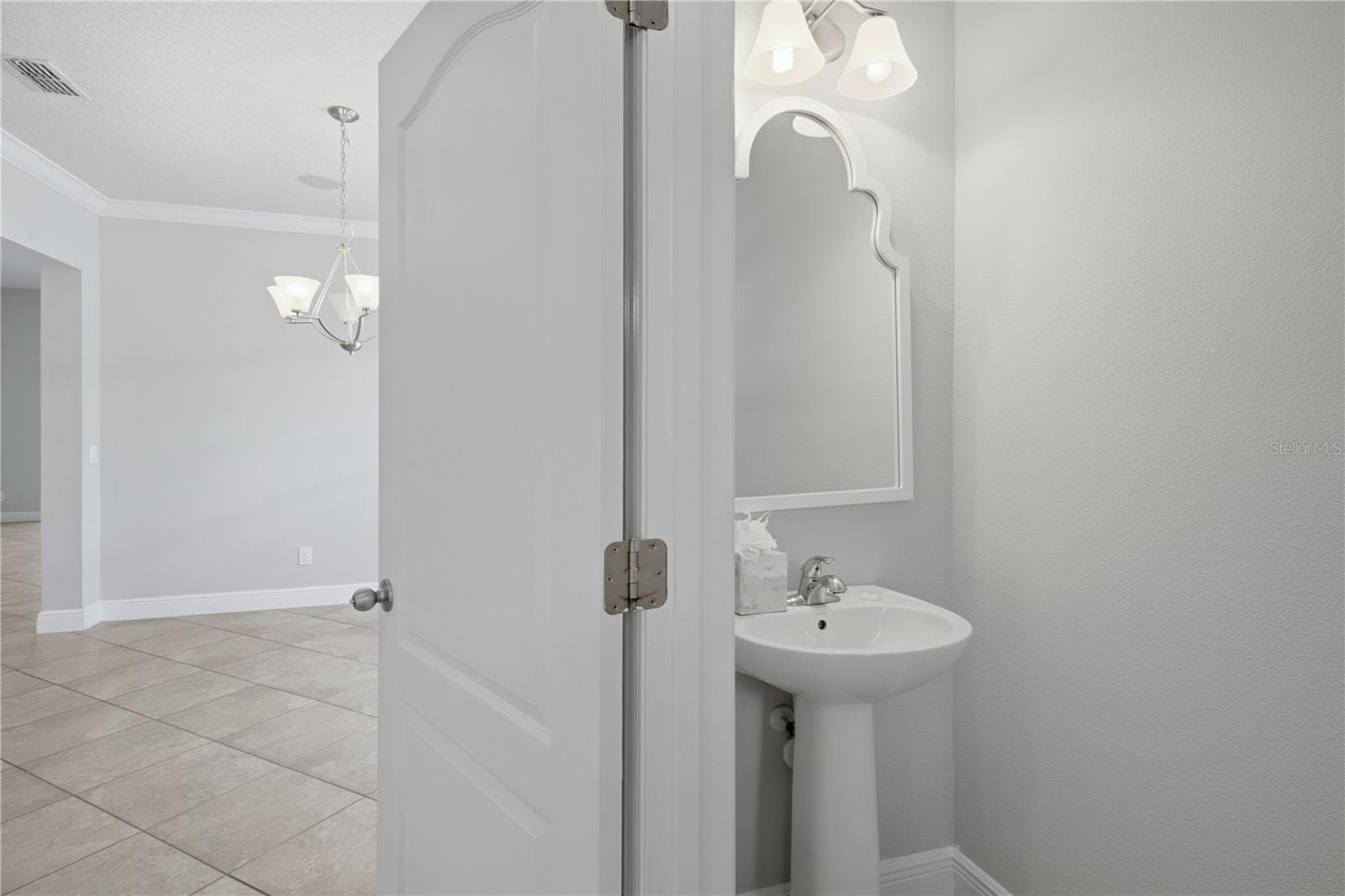 Single Family Residence at 6023 W TOWN CENTER BLVD, ORLANDO, photo 4 of 37