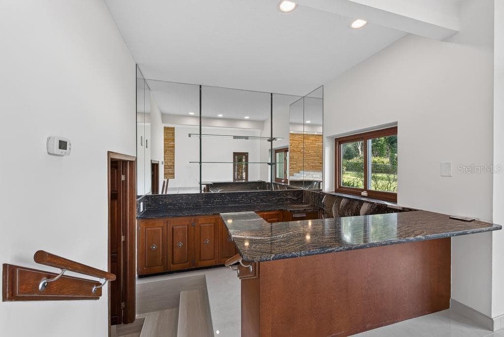 Single Family Residence at 1007 LAKEWOOD DR, BRANDON, photo 12 of 97