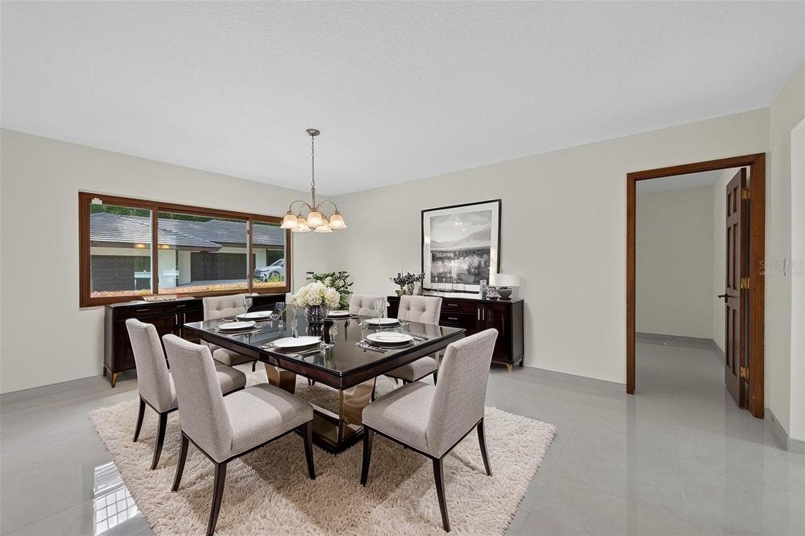Virtually Staged - 1007 LAKEWOOD DR, BRANDON