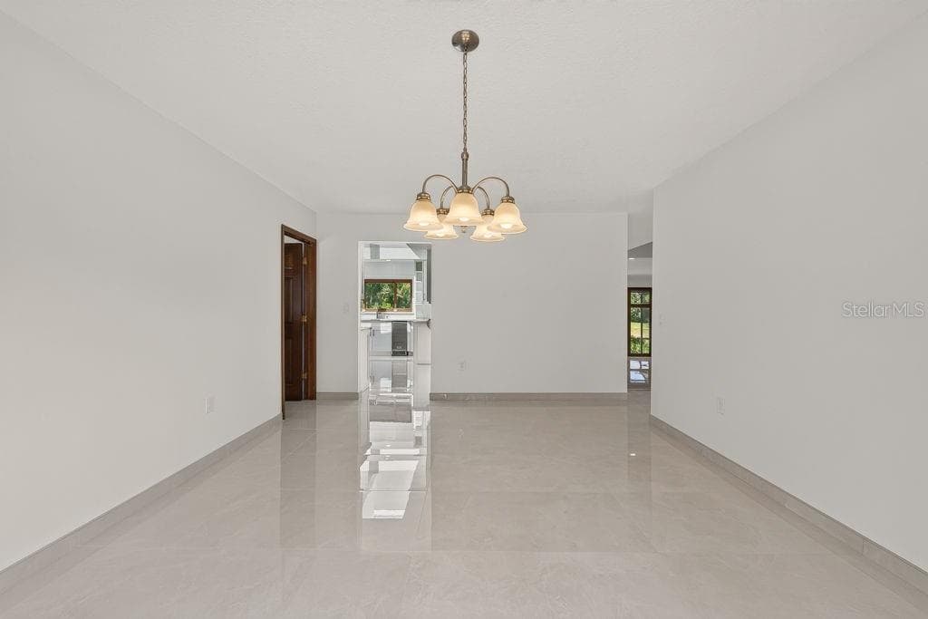 Single Family Residence at 1007 LAKEWOOD DR, BRANDON, photo 28 of 97