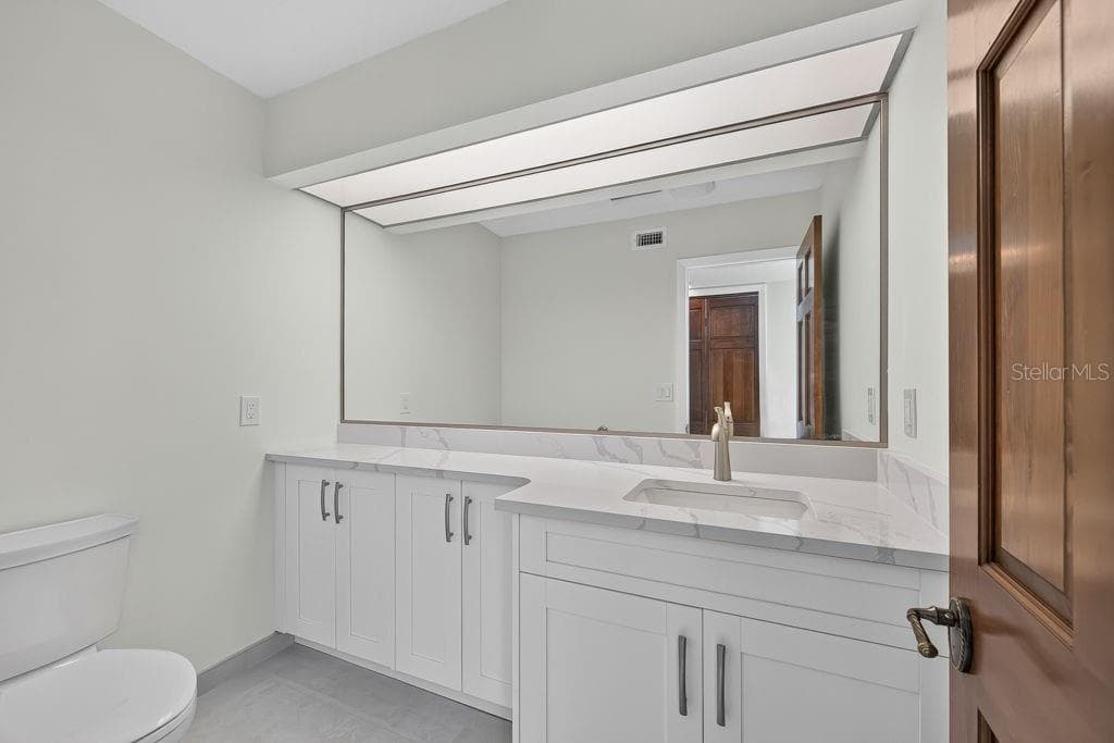 Single Family Residence at 1007 LAKEWOOD DR, BRANDON, photo 32 of 97