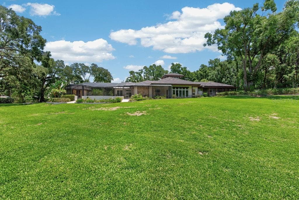 Single Family Residence at 1007 LAKEWOOD DR, BRANDON, photo 65 of 97