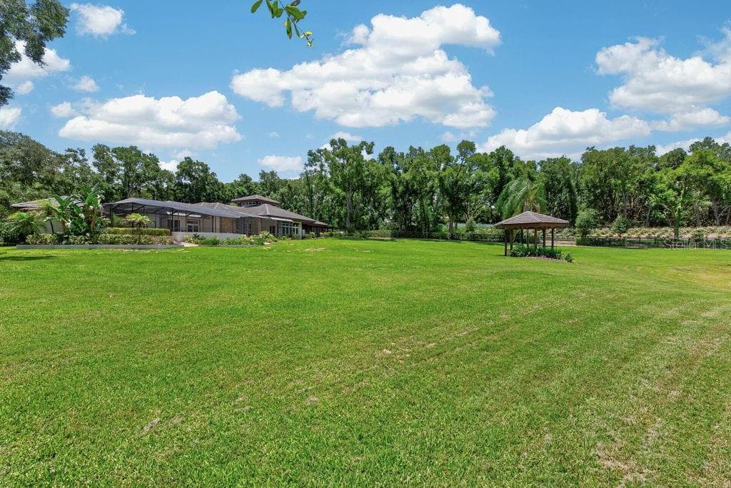 Single Family Residence at 1007 LAKEWOOD DR, BRANDON, photo 66 of 97