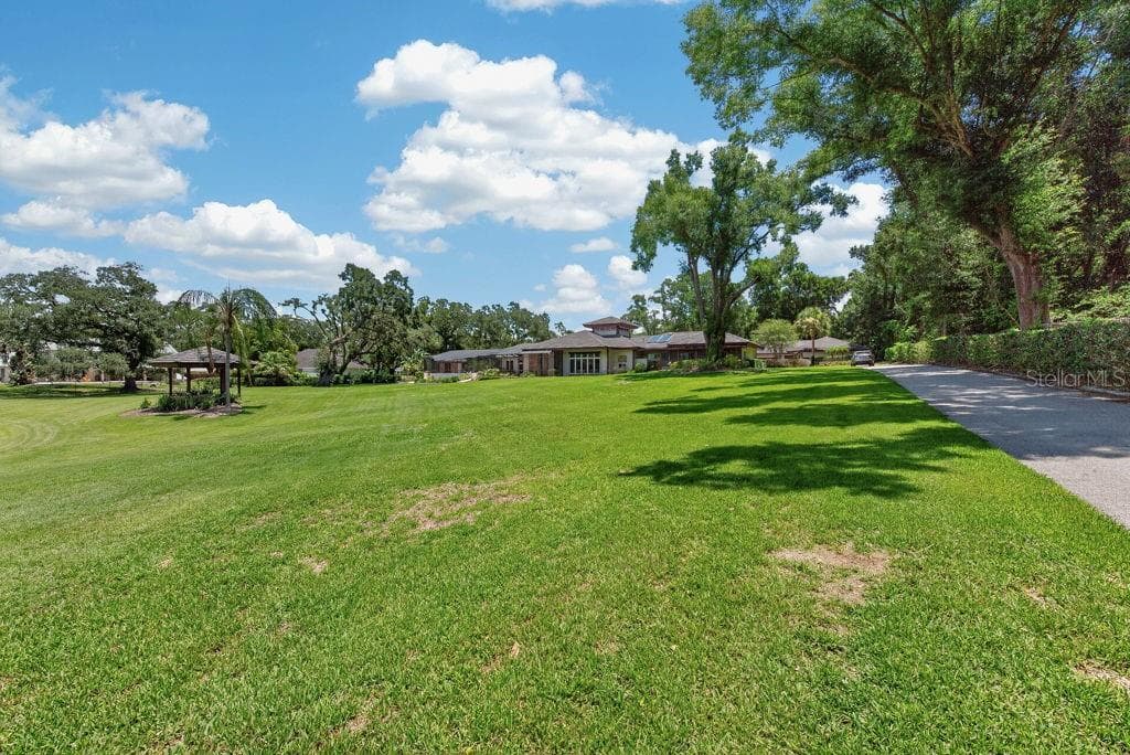 Single Family Residence at 1007 LAKEWOOD DR, BRANDON, photo 68 of 97