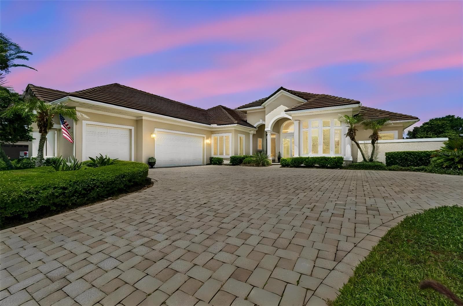 12749 GRAND TRAVERSE DR