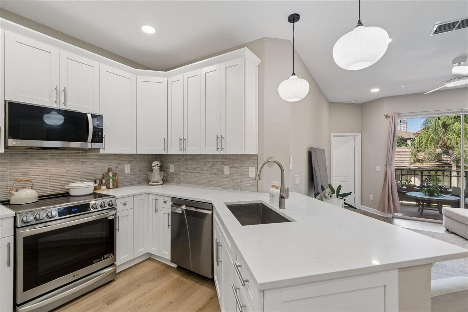 Condominium at 708 SEABOARD PL #708, TAMPA, photo 9 of 81