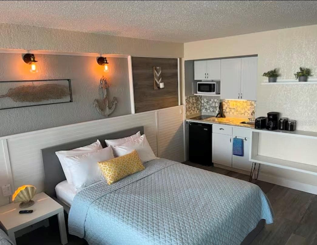 Condo - Hotel at 2301 S ATLANTIC AVE #337, DAYTONA BEACH, photo 5 of 14