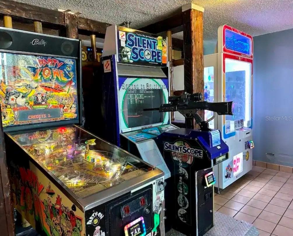 game room - 2301 S ATLANTIC AVE #337, DAYTONA BEACH