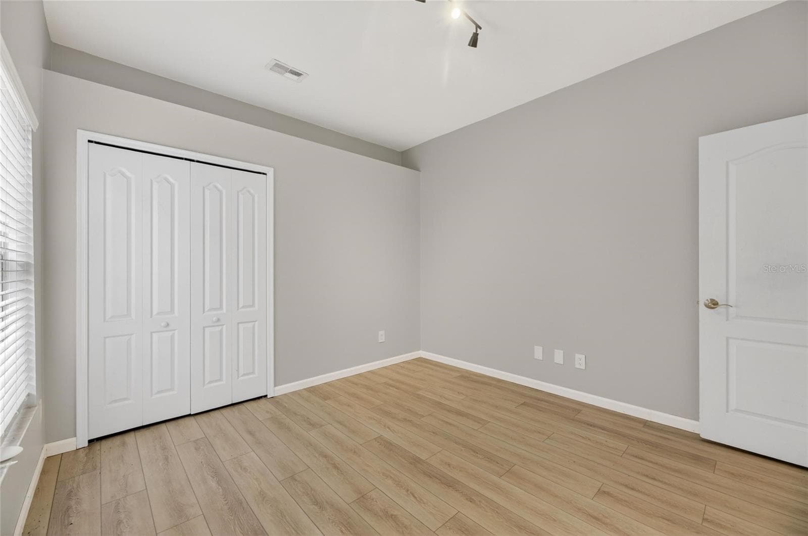 Single Family Residence at 11901 NORTHUMBERLAND DR, TAMPA, photo 24 of 53