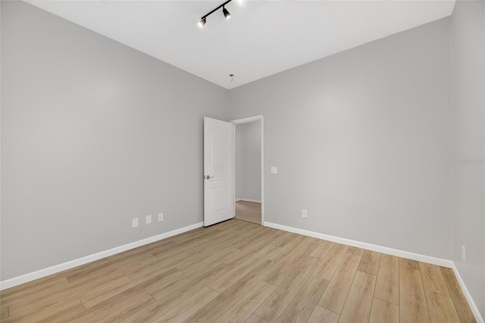 Single Family Residence at 11901 NORTHUMBERLAND DR, TAMPA, photo 25 of 53