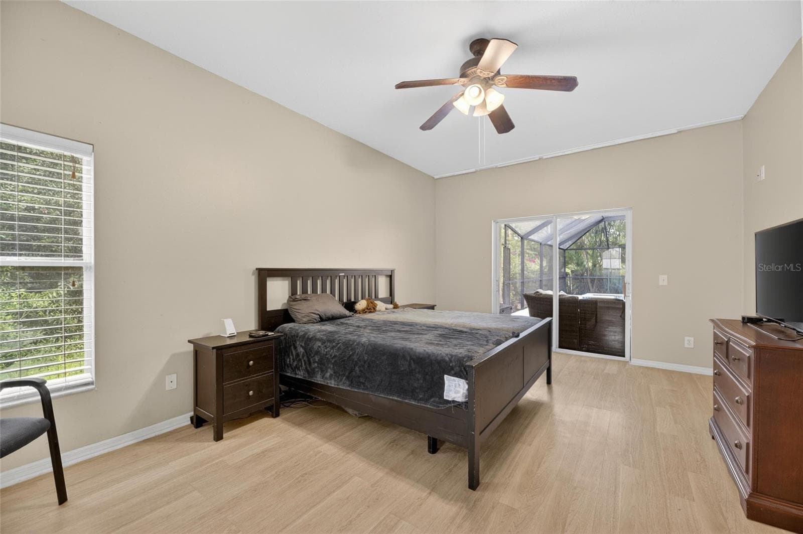 Single Family Residence at 11901 NORTHUMBERLAND DR, TAMPA, photo 36 of 53