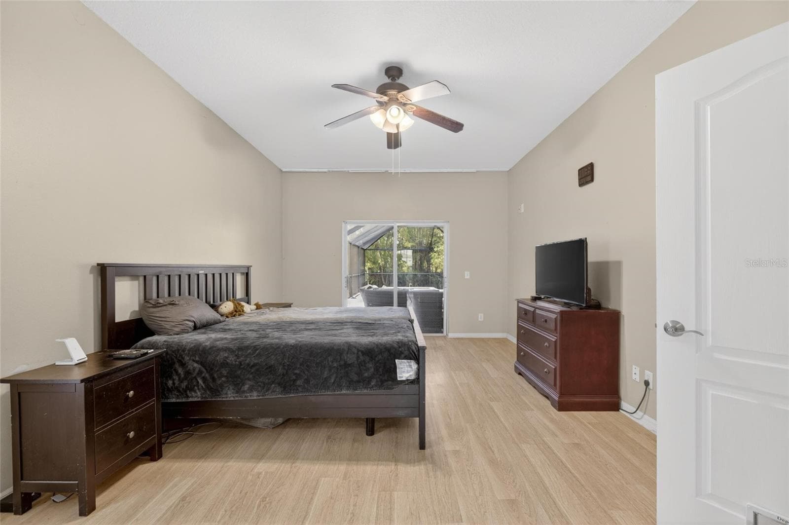 Single Family Residence at 11901 NORTHUMBERLAND DR, TAMPA, photo 37 of 53
