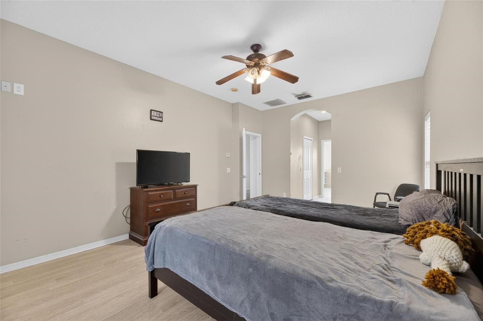Single Family Residence at 11901 NORTHUMBERLAND DR, TAMPA, photo 40 of 53