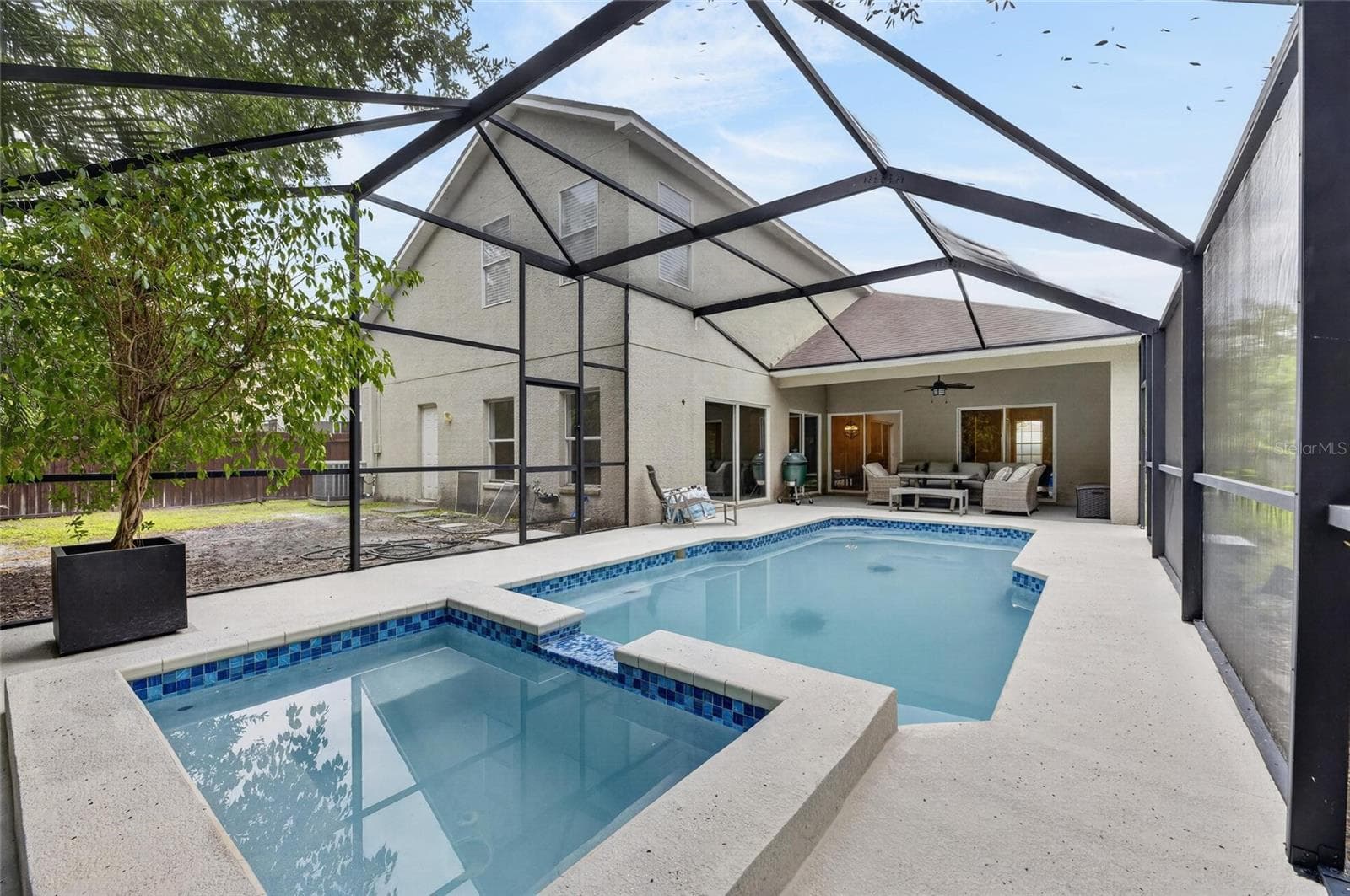 Single Family Residence at 11901 NORTHUMBERLAND DR, TAMPA, photo 45 of 53