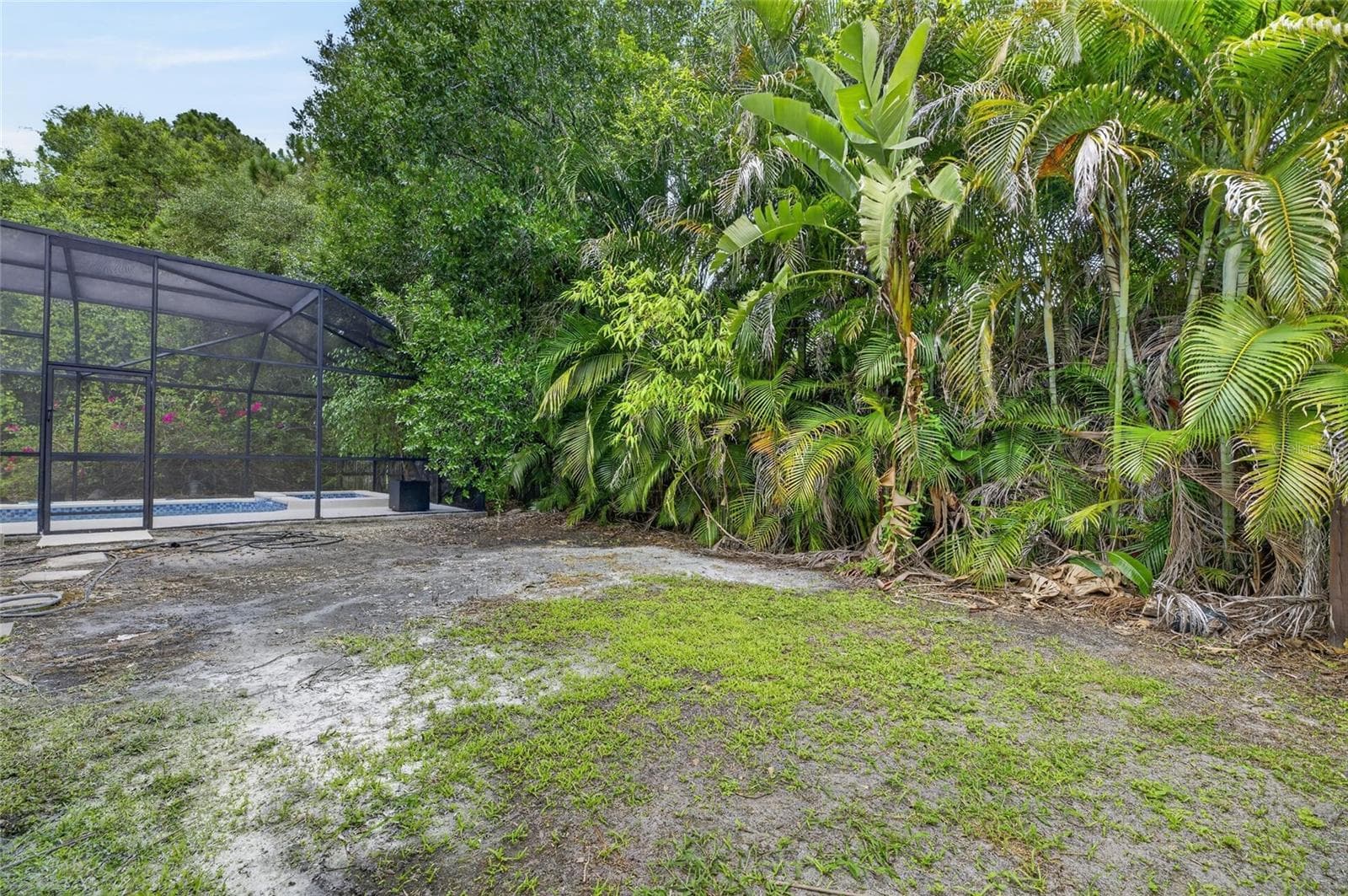 Single Family Residence at 11901 NORTHUMBERLAND DR, TAMPA, photo 48 of 53
