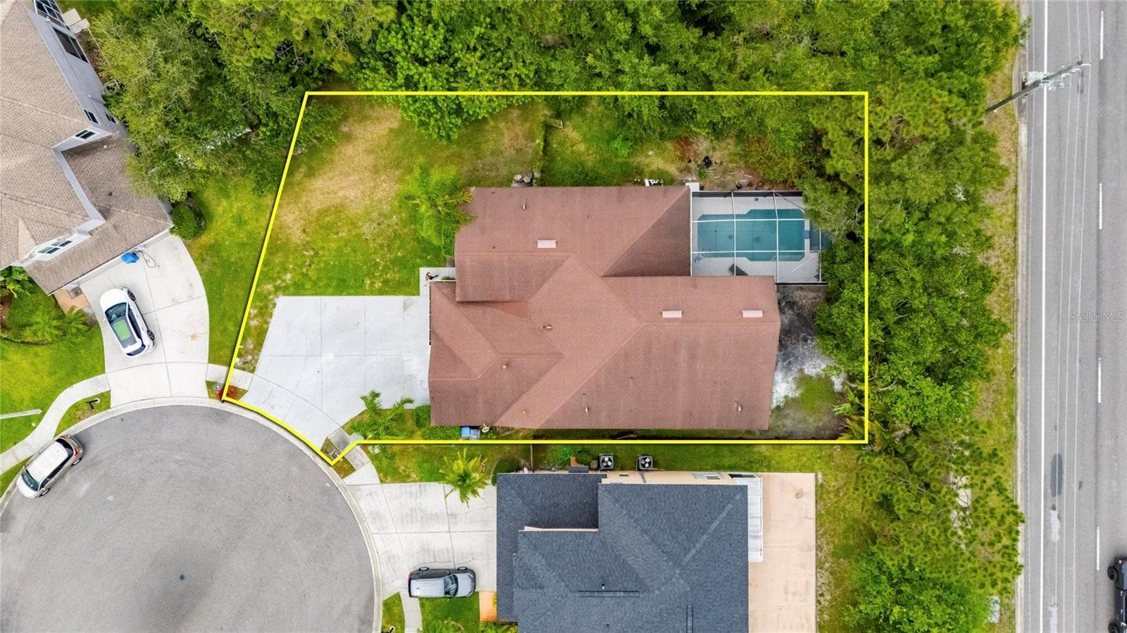 Single Family Residence at 11901 NORTHUMBERLAND DR, TAMPA, photo 50 of 53