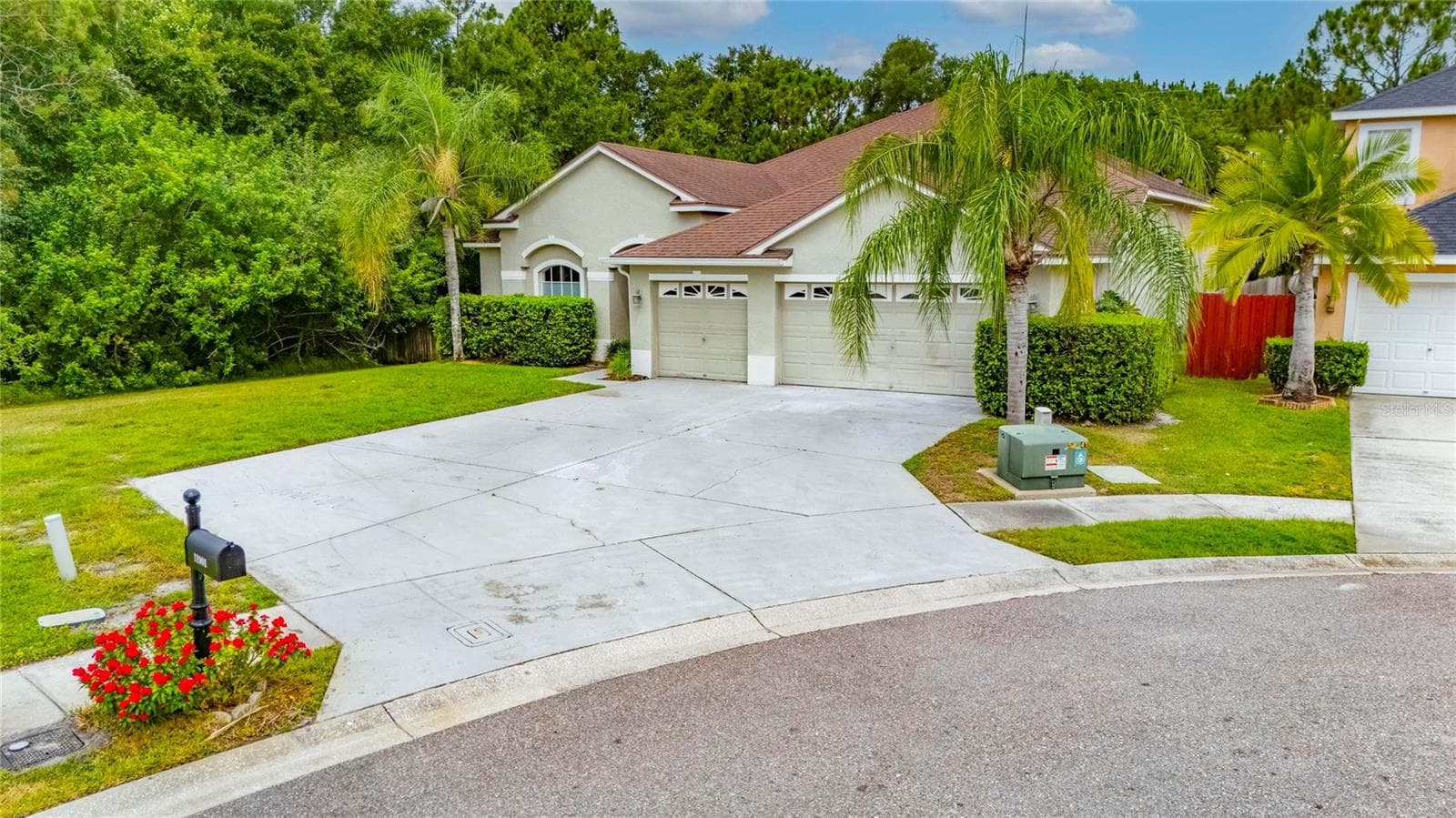 Single Family Residence at 11901 NORTHUMBERLAND DR, TAMPA, photo 52 of 53