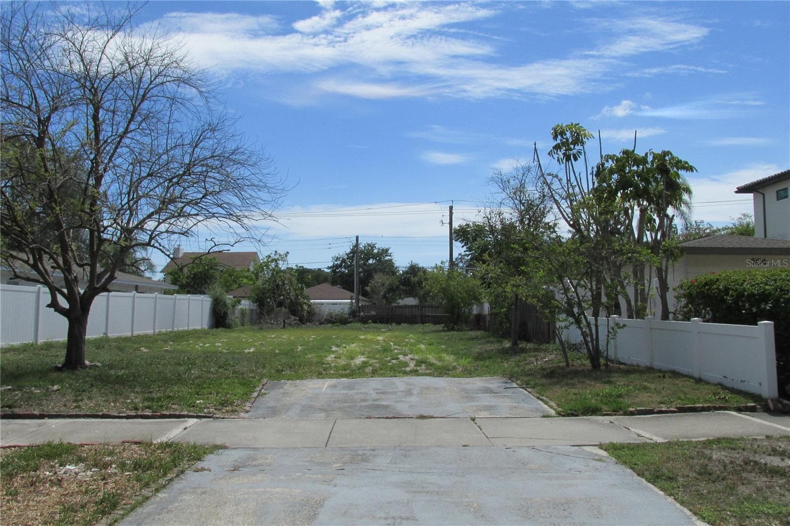 508 E DAVIS BLVD