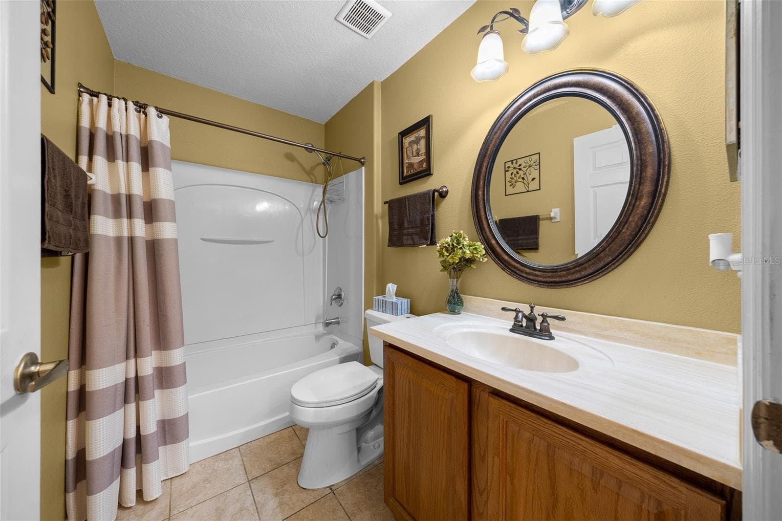 Guest Bath - 15771 SW 13TH CIR, OCALA