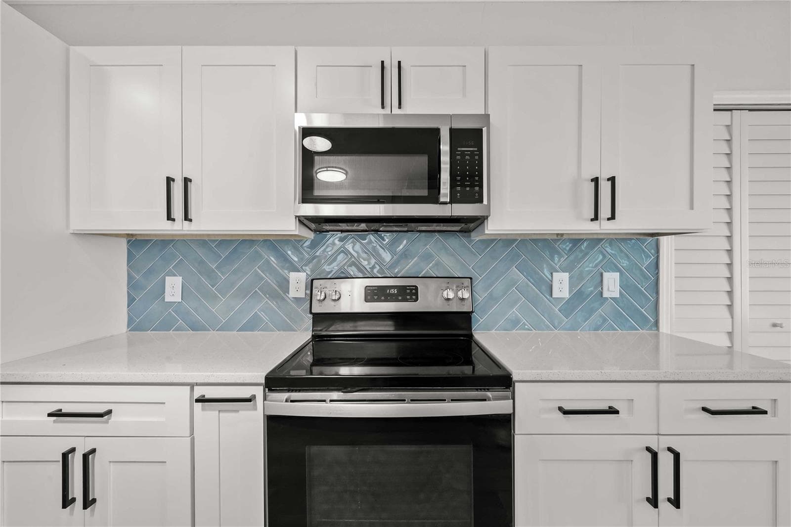 Manufactured Home at 34010 ESTATES LN, WESLEY CHAPEL, photo 13 of 33