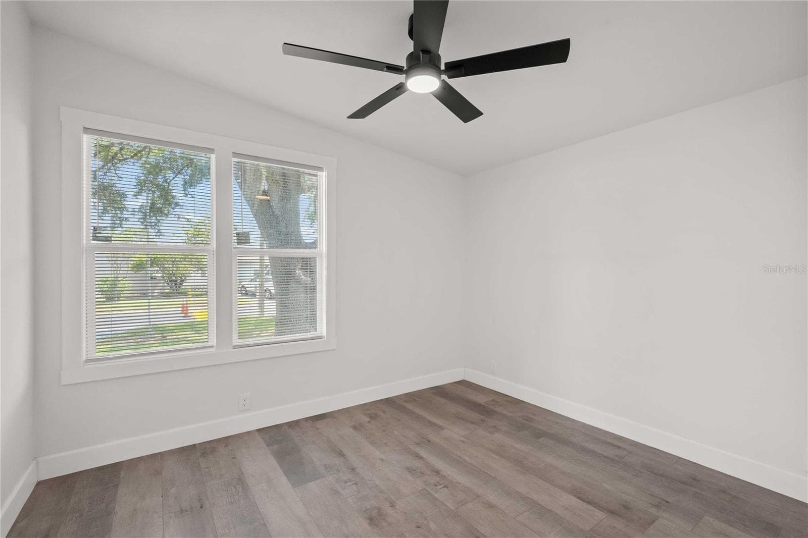 Manufactured Home at 34010 ESTATES LN, WESLEY CHAPEL, photo 21 of 33