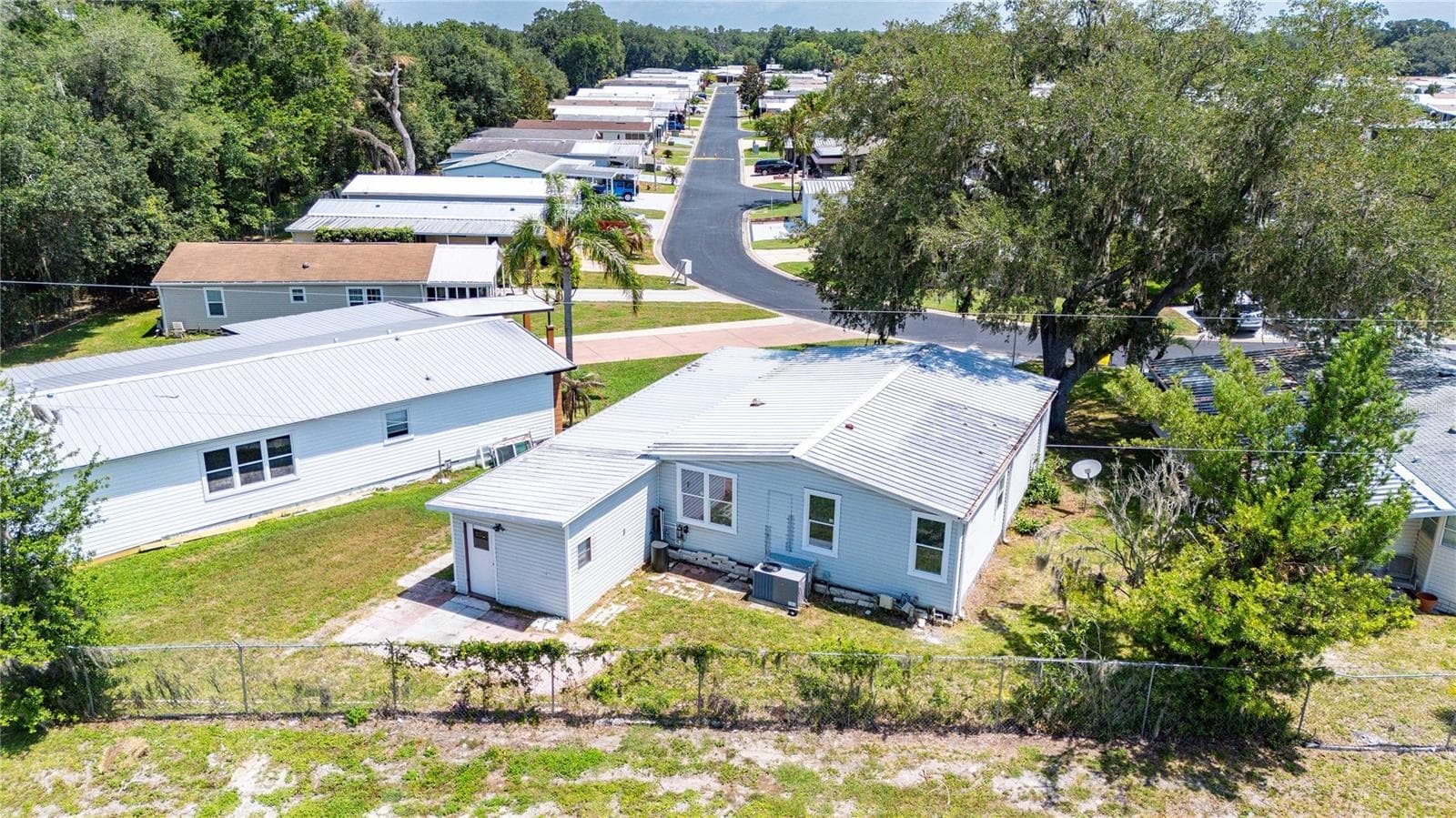Manufactured Home at 34010 ESTATES LN, WESLEY CHAPEL, photo 33 of 33