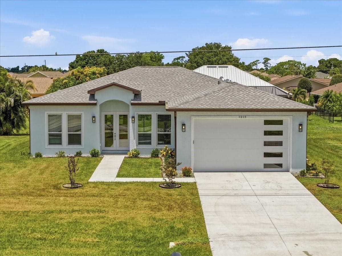 1215 RIO DE JANEIRO AVE