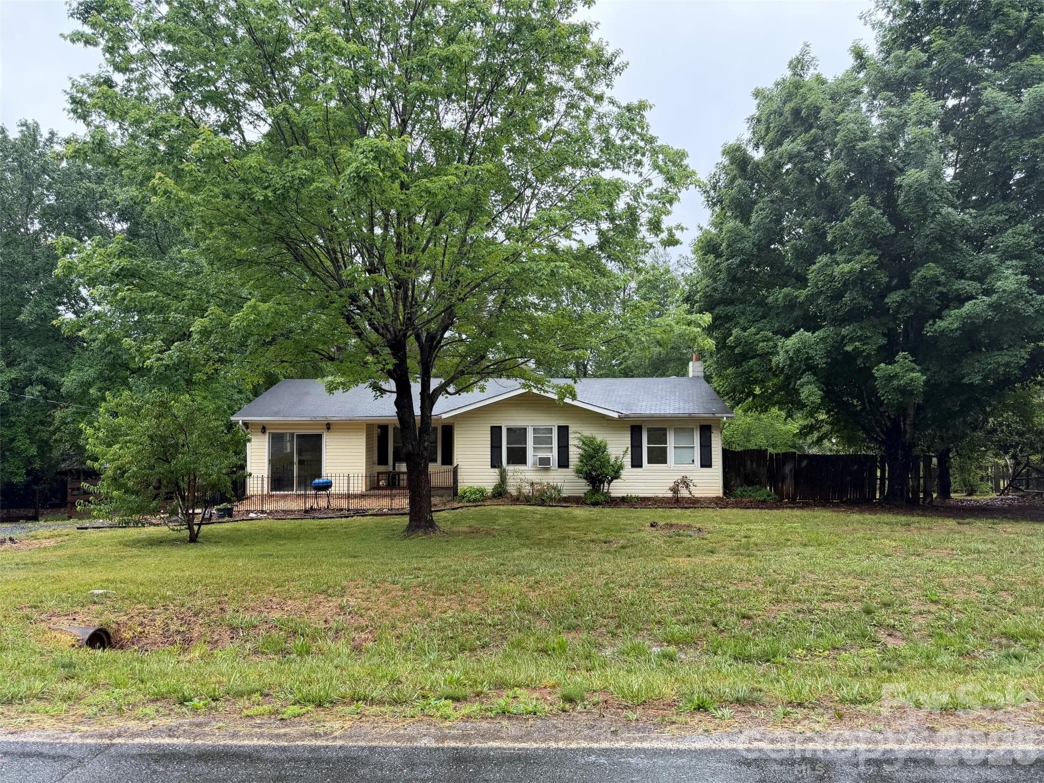 Single Family Residence at Nebo, photo 2 of 22