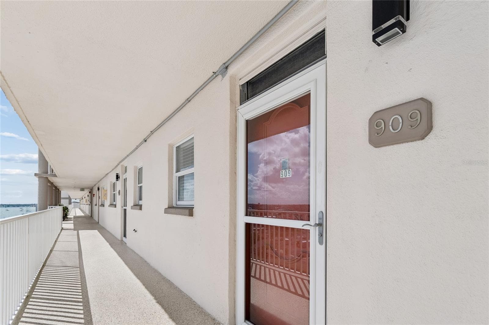 5980 SHORE BLVD S #909