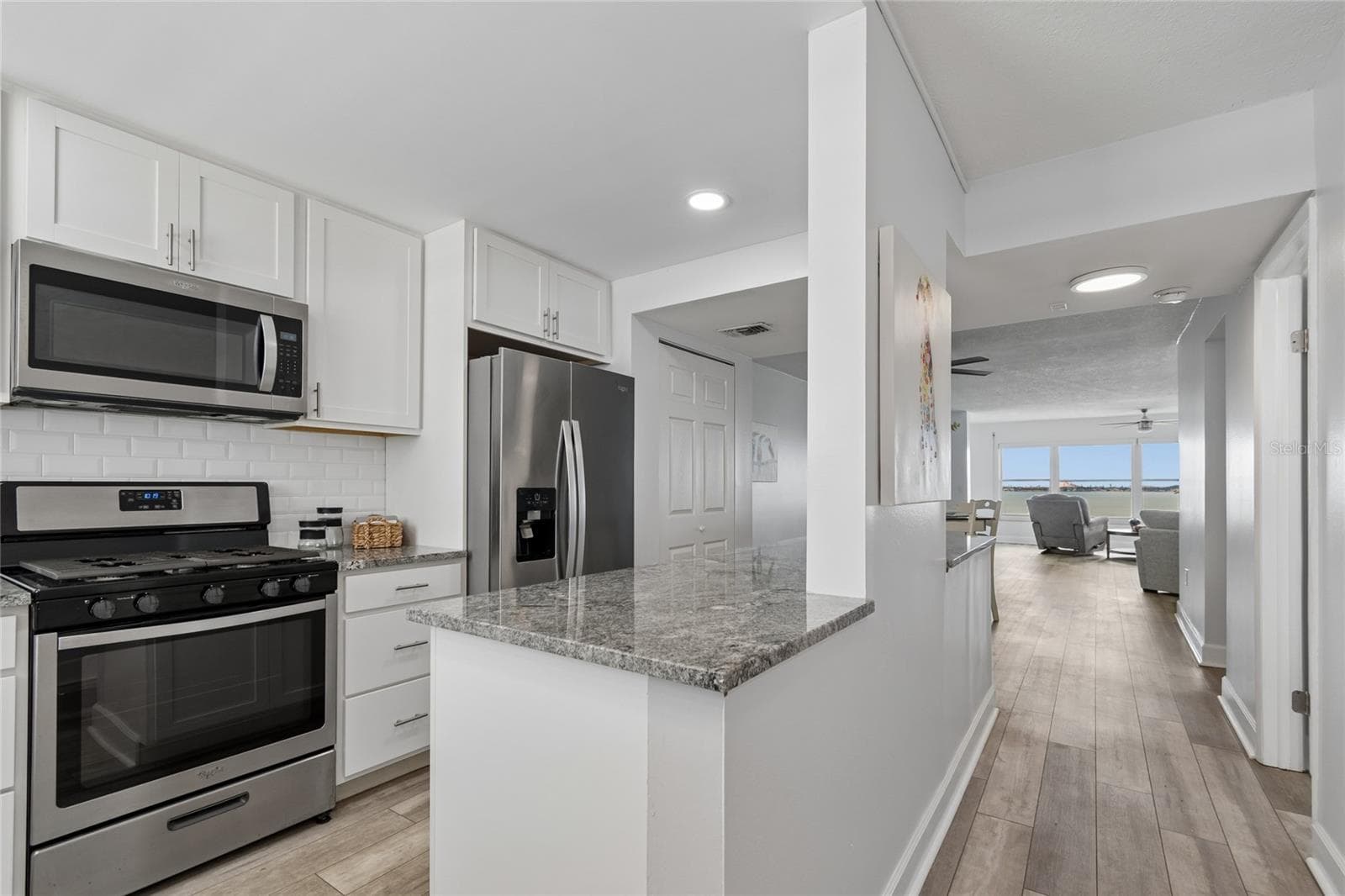 Kitchen - 5980 SHORE BLVD S #909, GULFPORT