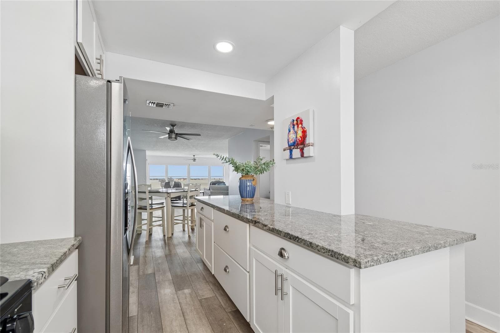Island separating entry hall - 5980 SHORE BLVD S #909, GULFPORT