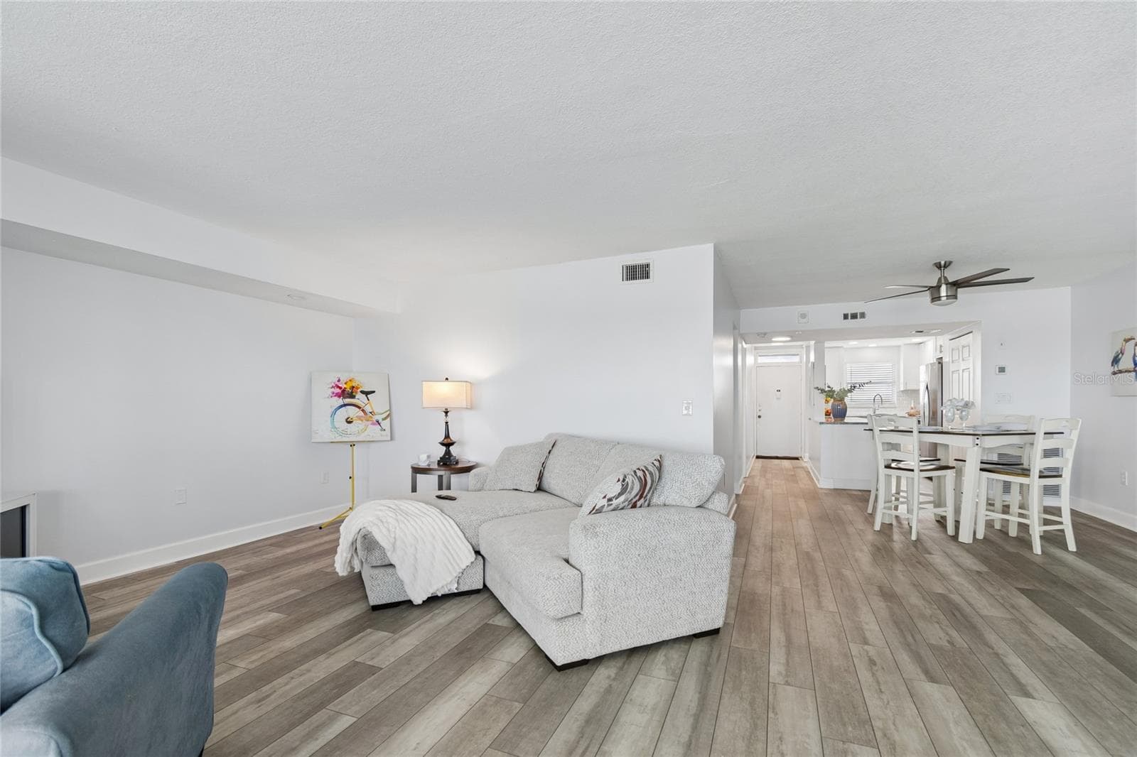 Living Area - 5980 SHORE BLVD S #909, GULFPORT