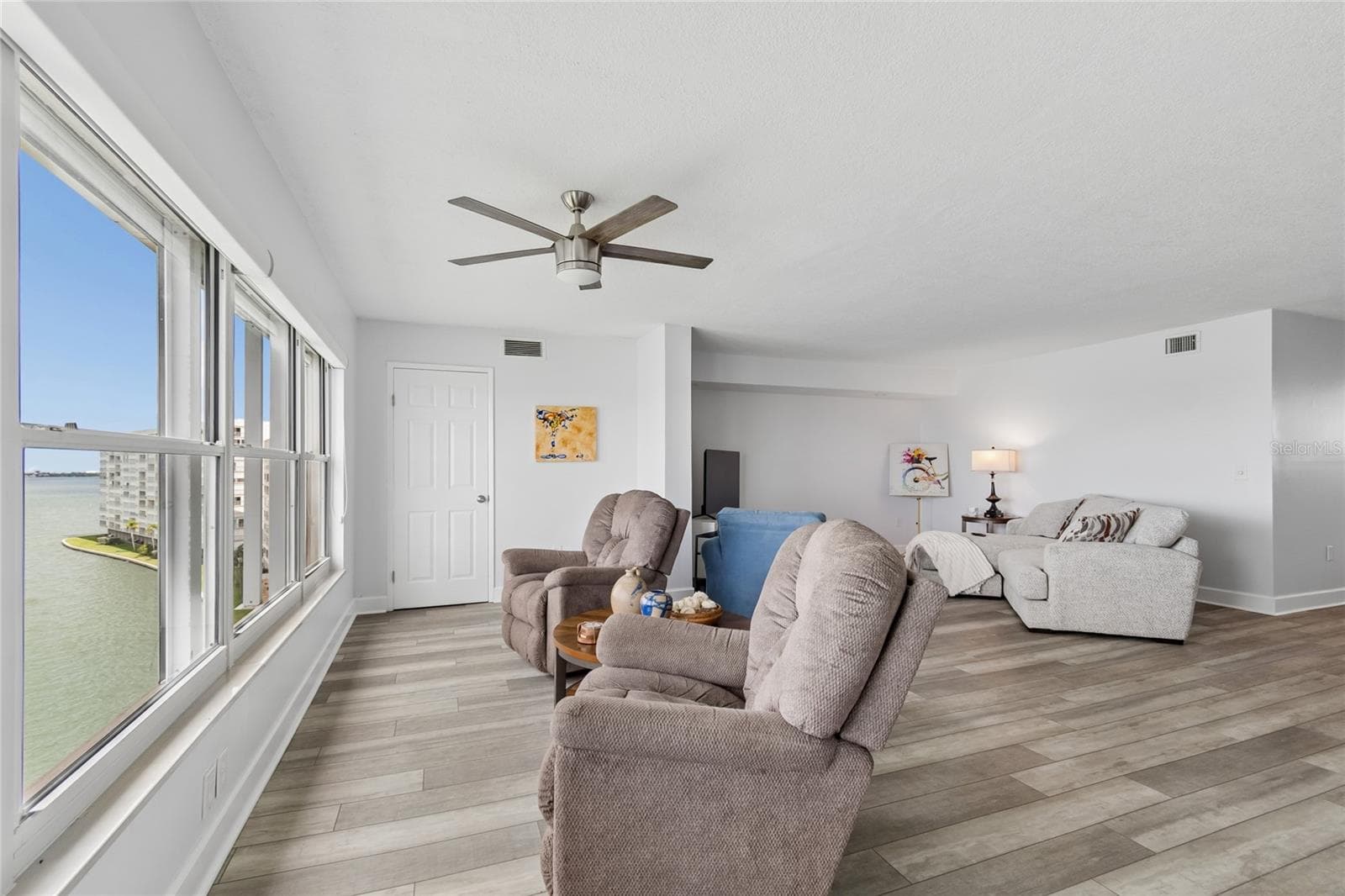 Florida Room - 5980 SHORE BLVD S #909, GULFPORT
