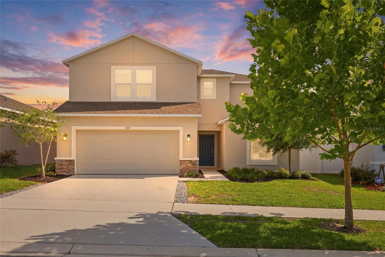 Twilight Exterior - 1017 CALICO POINTE CIR, GROVELAND