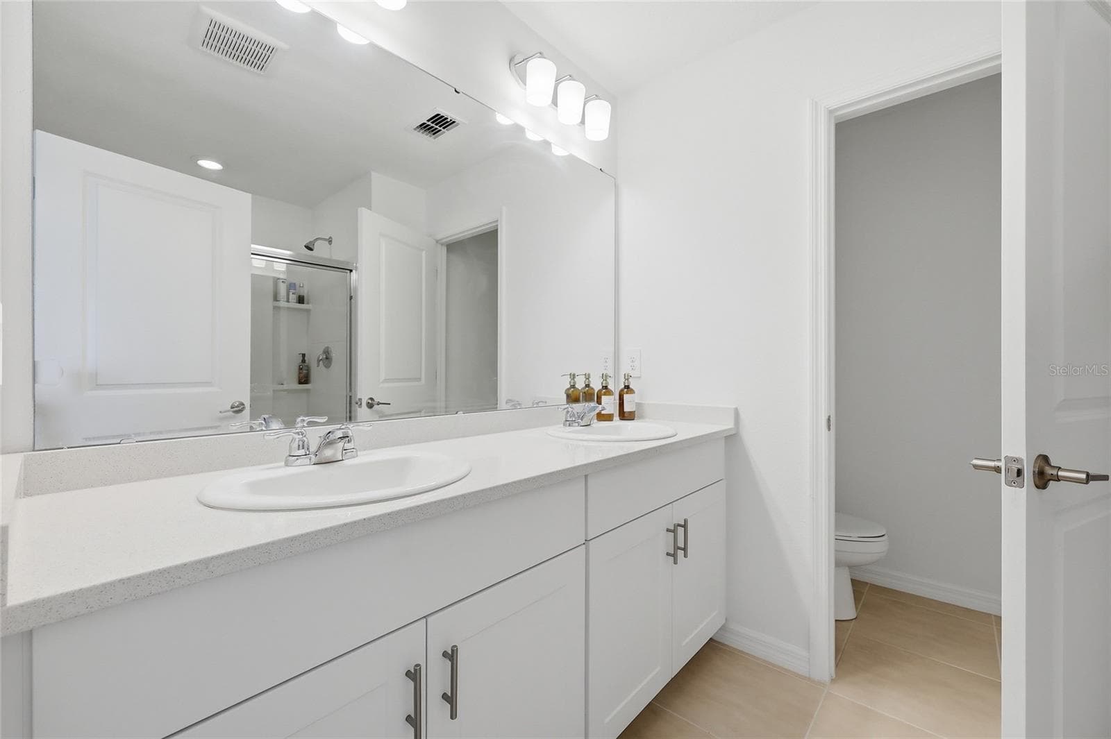 Primary Bathroom - Second Floor - 1017 CALICO POINTE CIR, GROVELAND