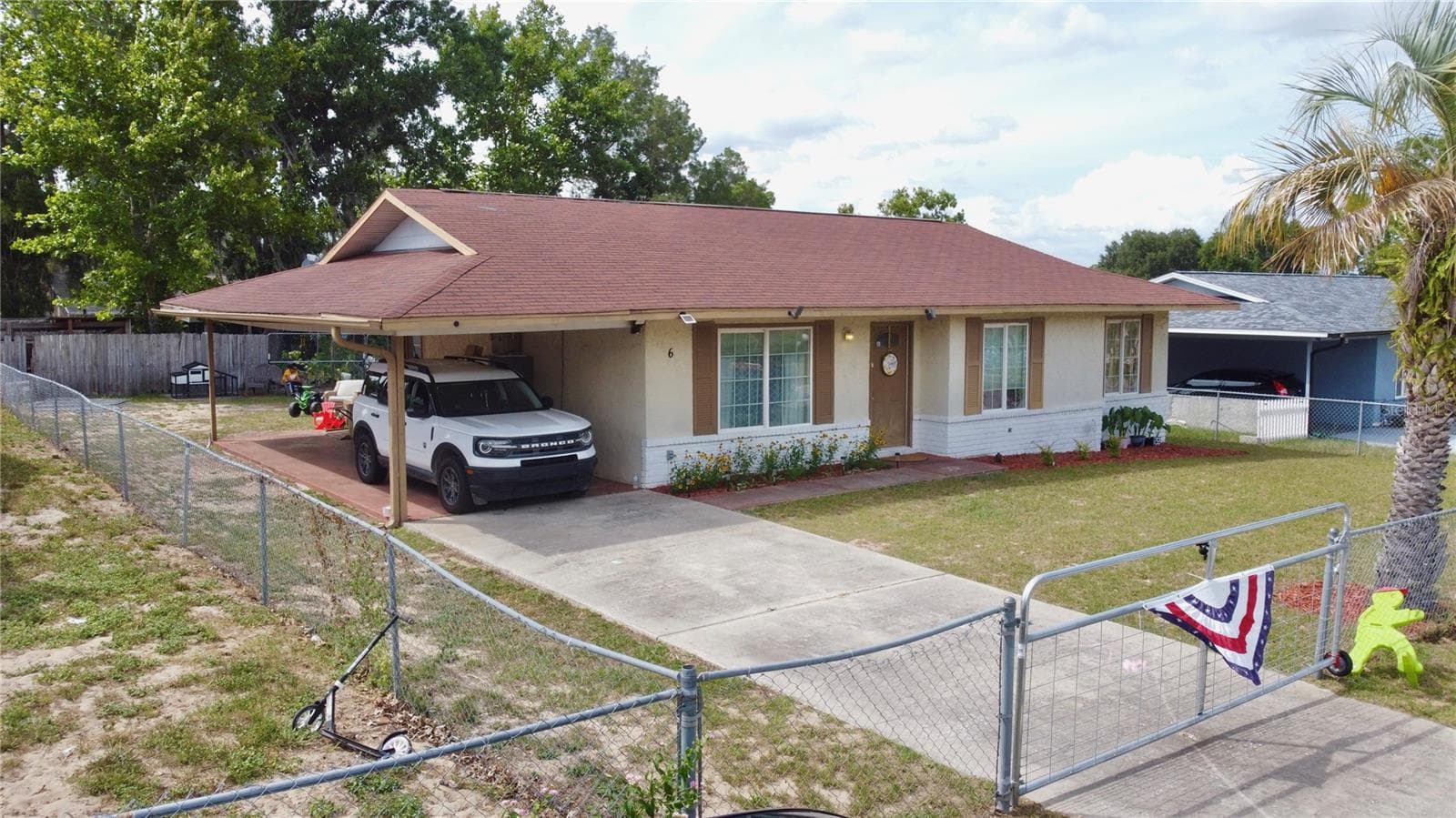6 SPRING LANE WAY