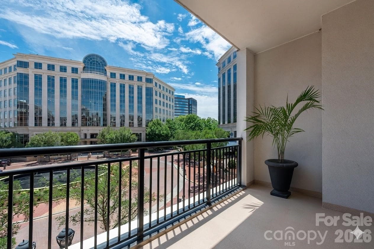 Condominium at 4620 Piedmont Row Drive, Charlotte, photo 24 of 29