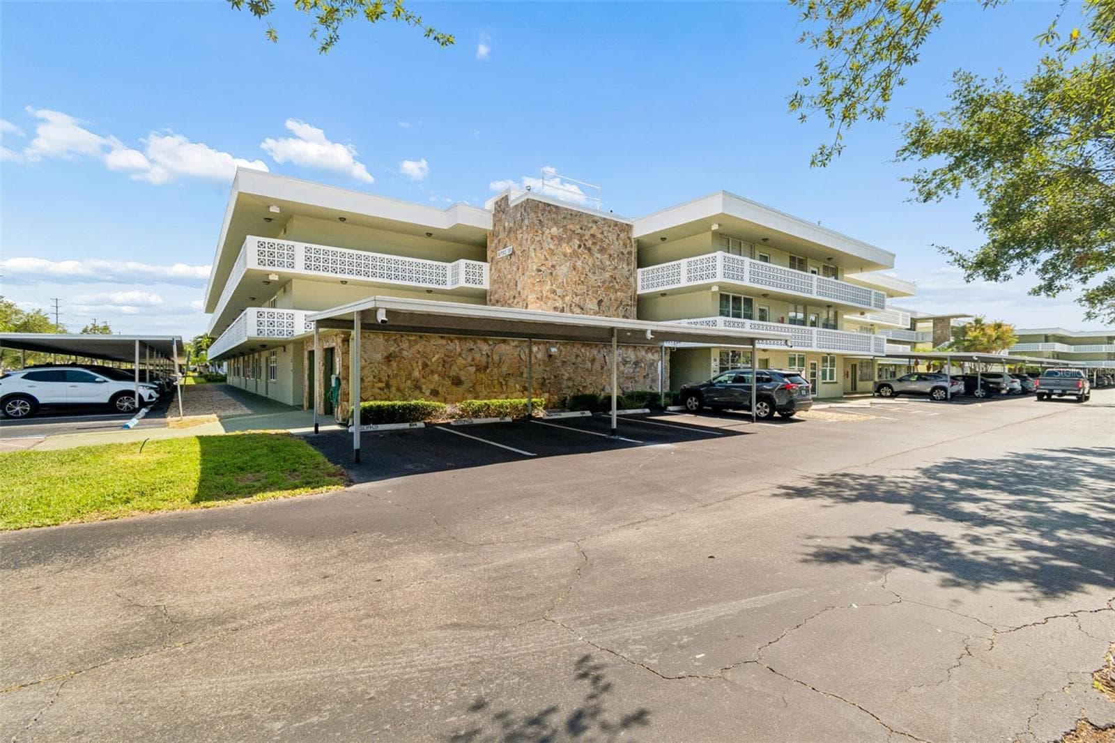 Condominium at 4705 1ST ST NE #138, ST PETERSBURG, photo 36 of 53