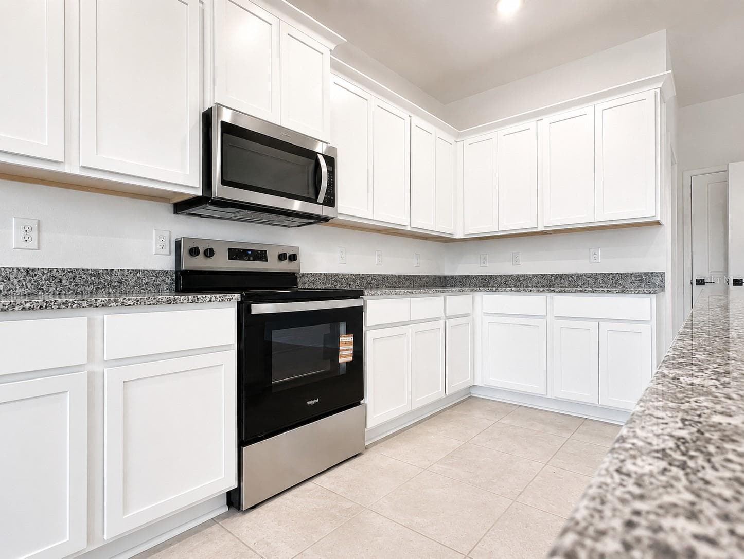 Kitchen with Granite Countertops - 7587 BENT TREE LOOP, ST CLOUD