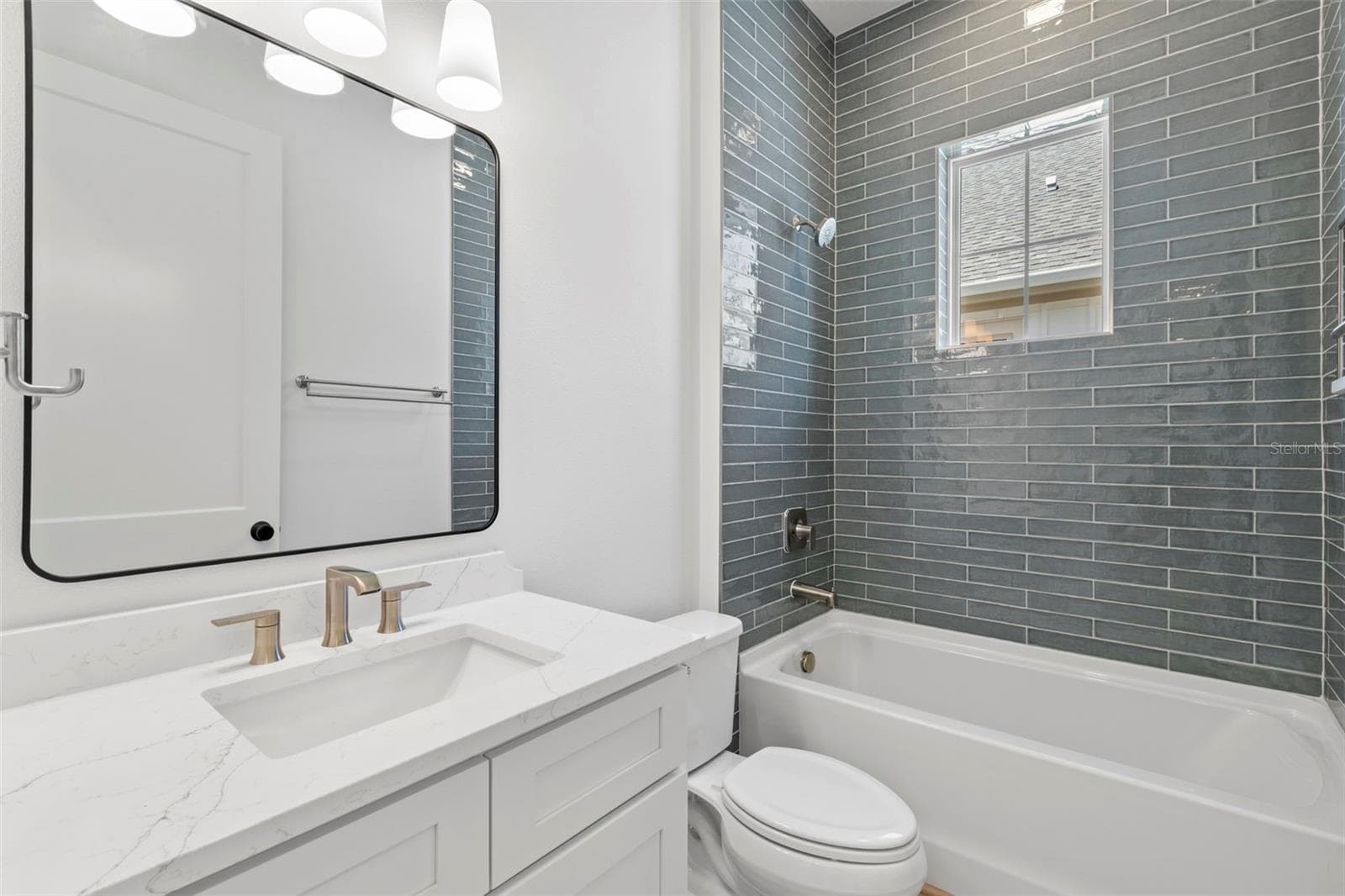 Single Family Residence at 1868 MISSISSIPPI AVE NE, ST PETERSBURG, photo 34 of 53