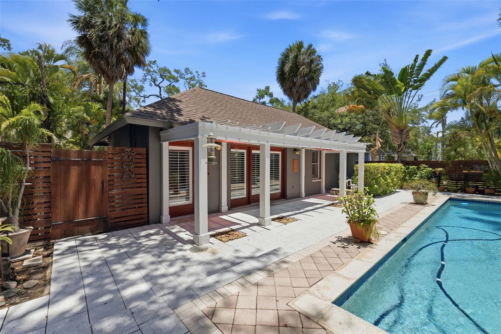 Pergola & Casita - 912 S FREMONT AVE, TAMPA