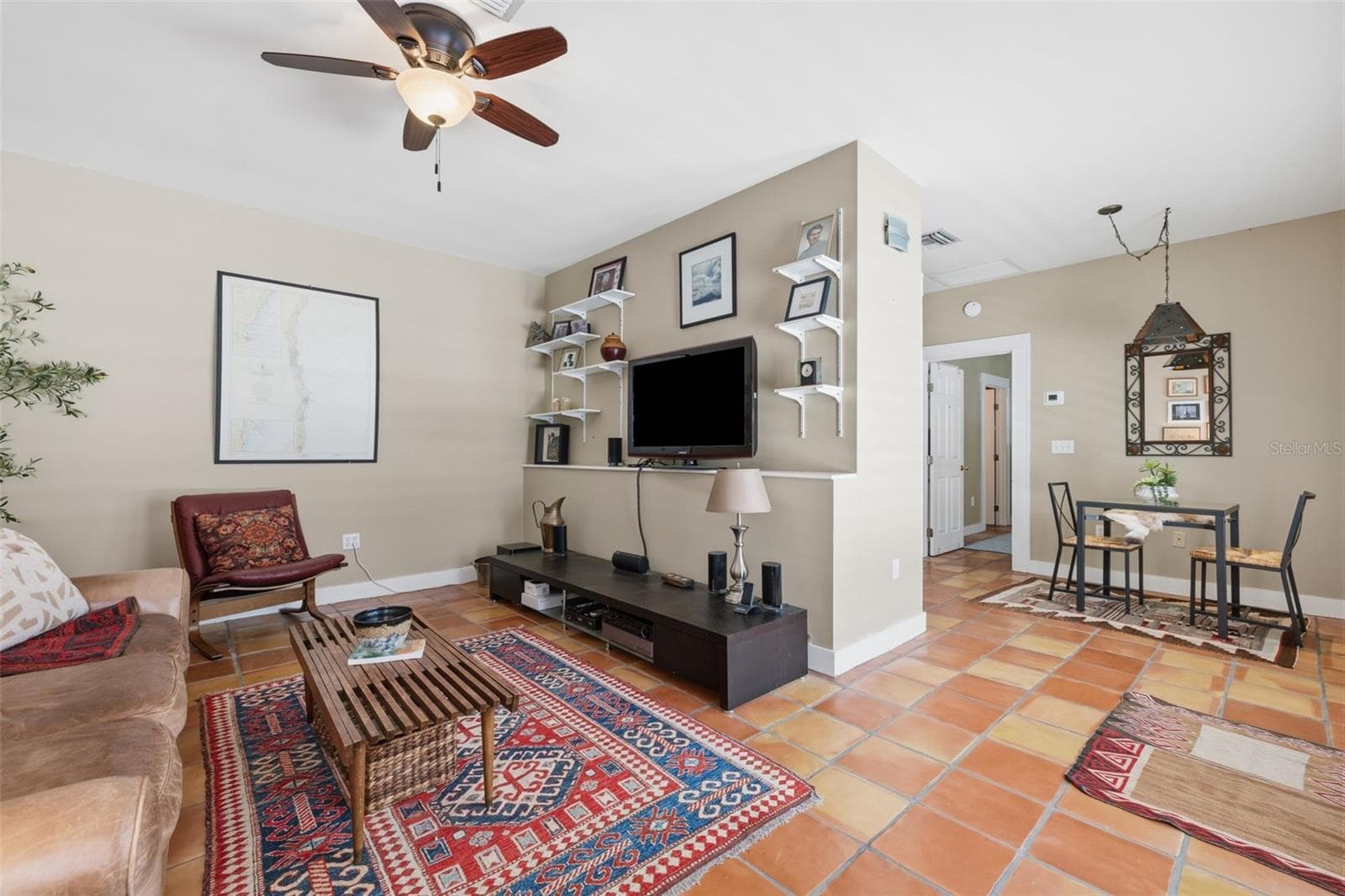 Casita - Living Room - 912 S FREMONT AVE, TAMPA